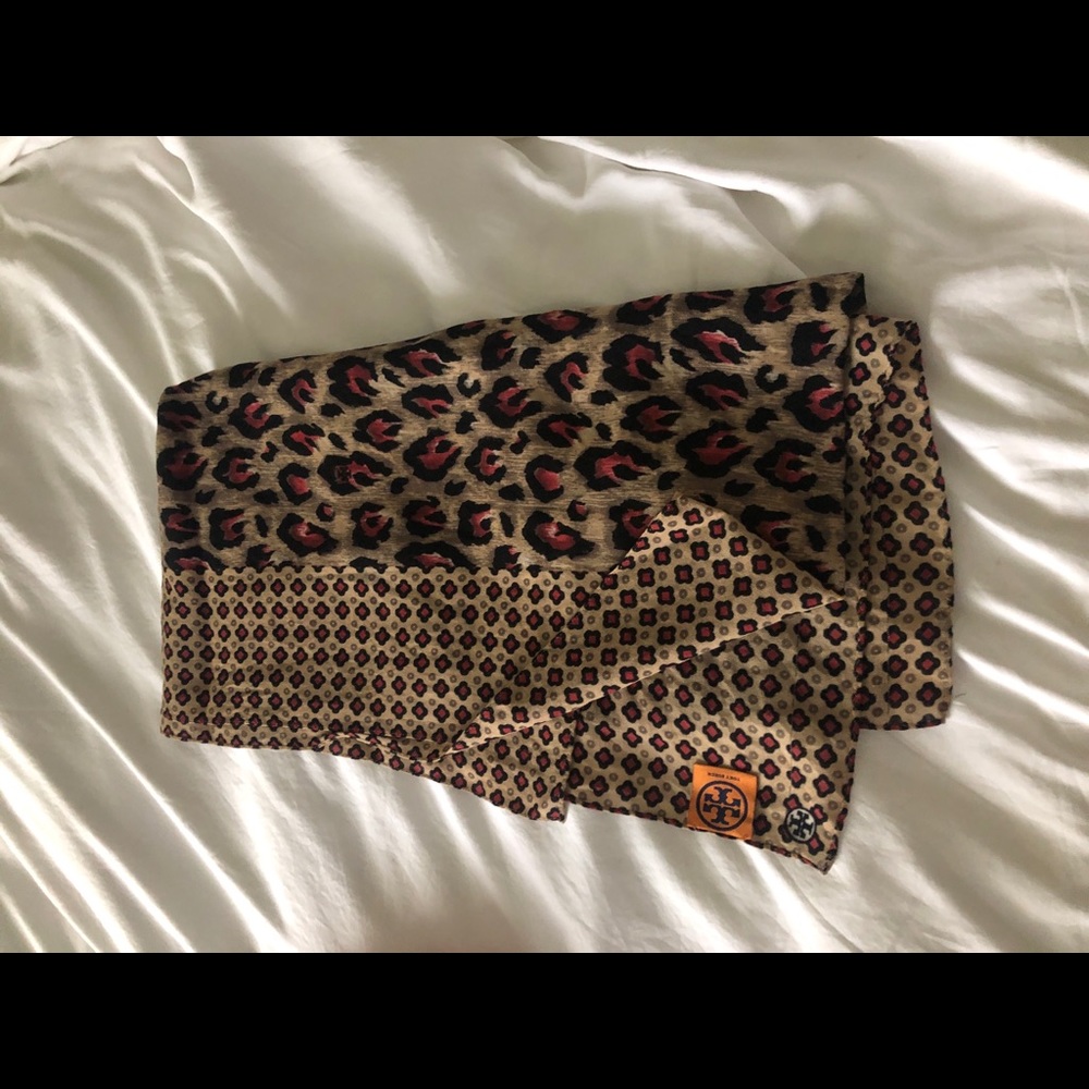 Tory Burch scarf✨